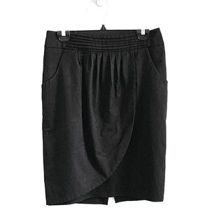 Super flattering skirt for work